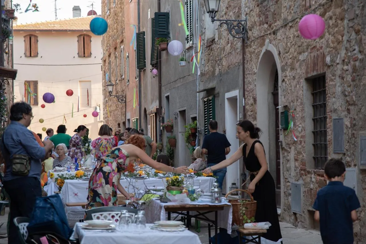 Borgo Di Caldana Accoglienza Turistica Diffusa Aparthotel